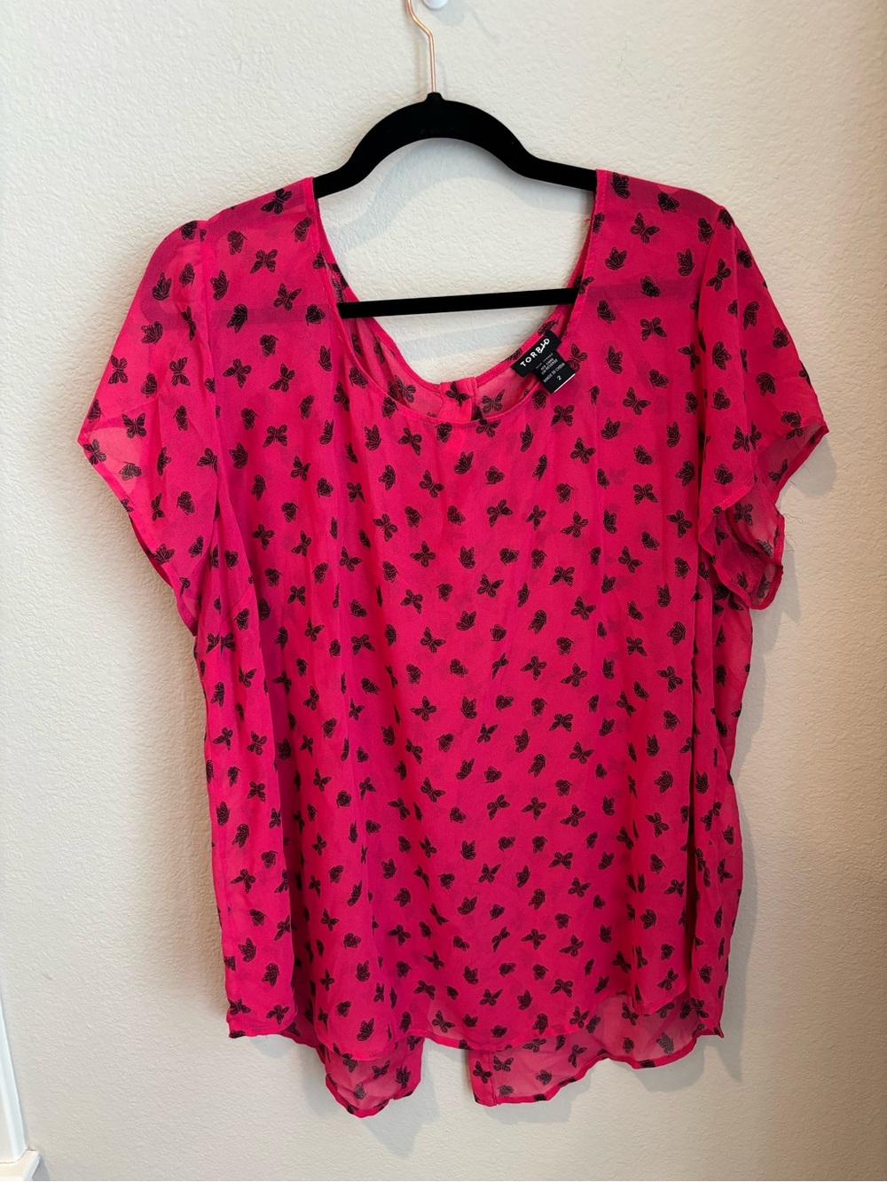 torrid Hot Pink Butterfly Scoop Neck Blouse